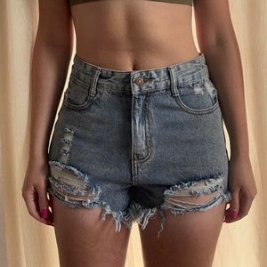 distressed denim short size medium